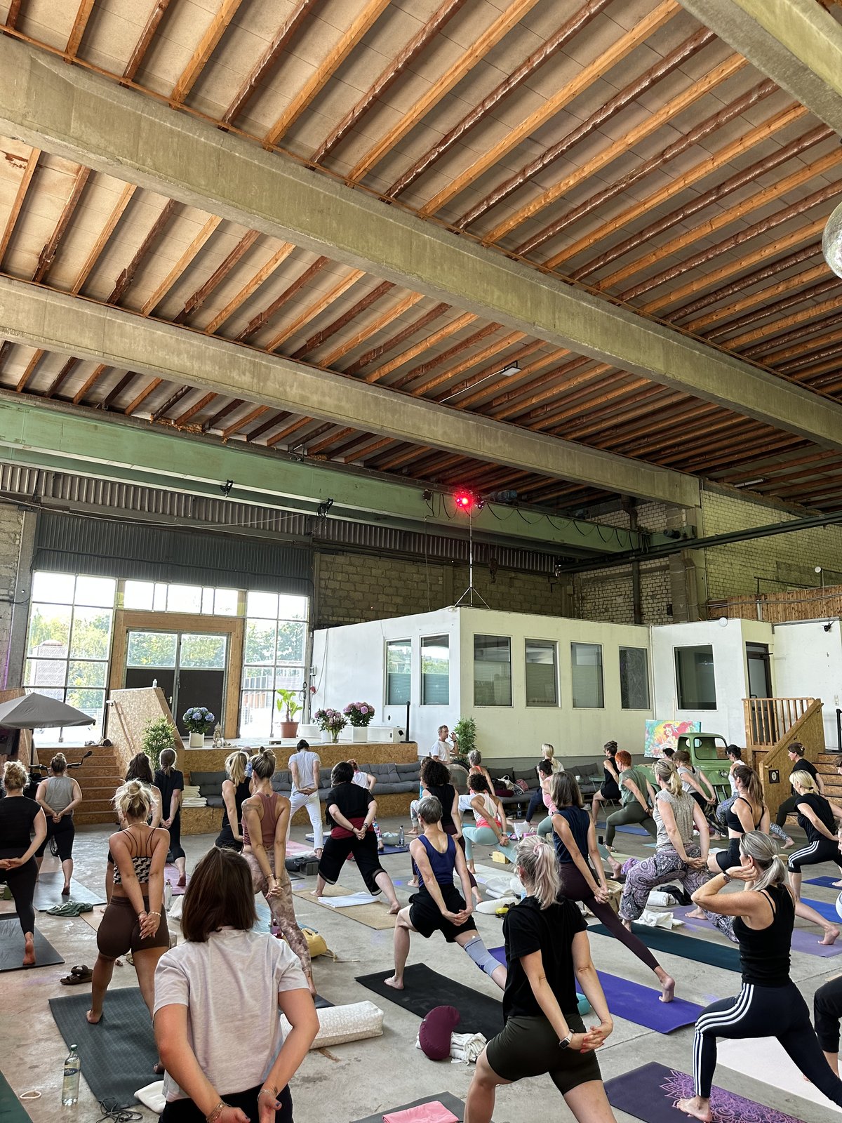 Phase Femme Yoga bei ALEVEA